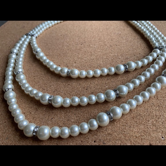 Set of perl necklace and earrings - Picture 1 of 5